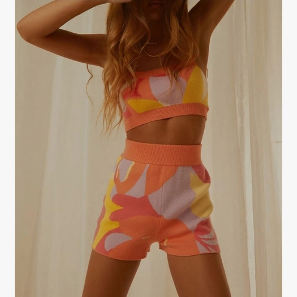 Retro Floral Two Piece Outfit - Picture 2 of 6